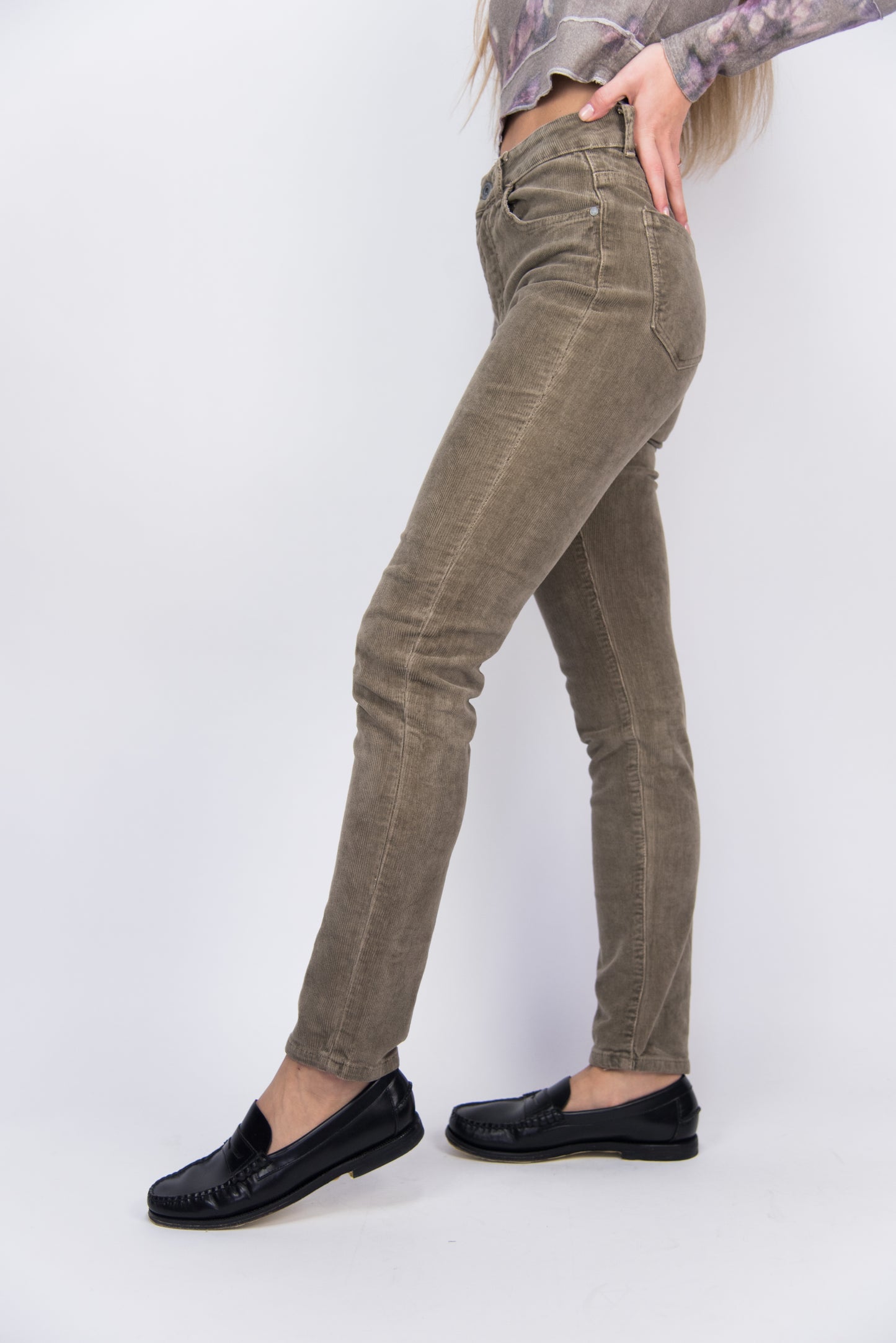 Vaqueros de terciopelo color topo