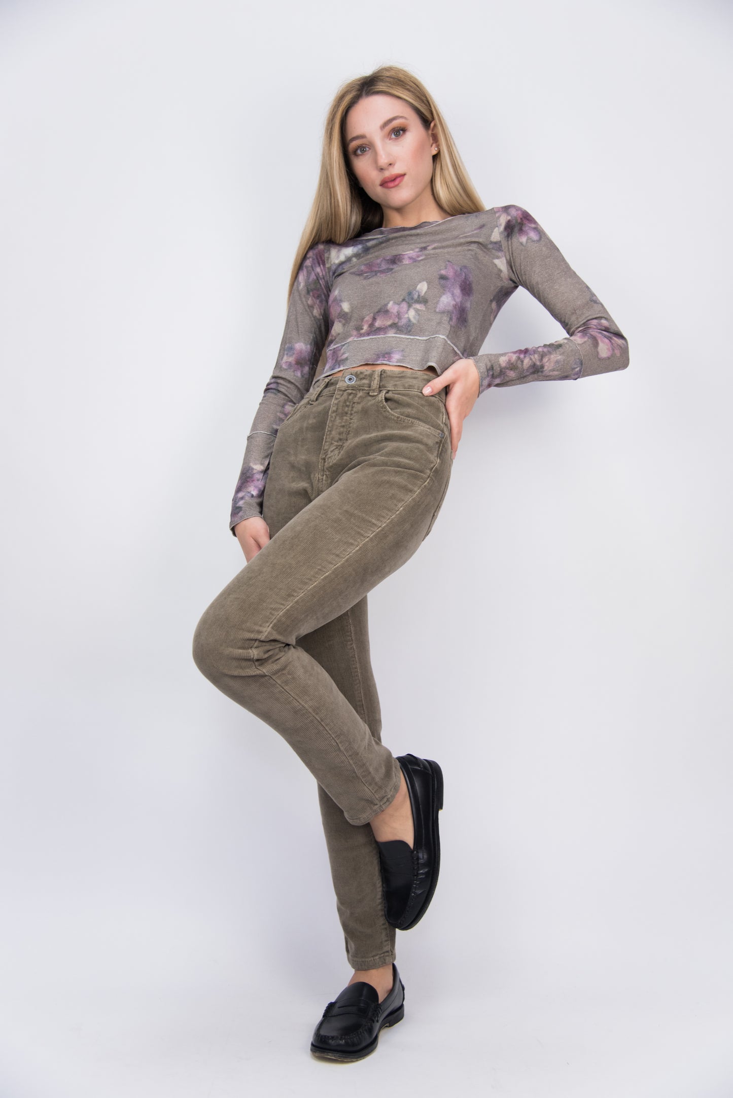 Vaqueros de terciopelo color topo